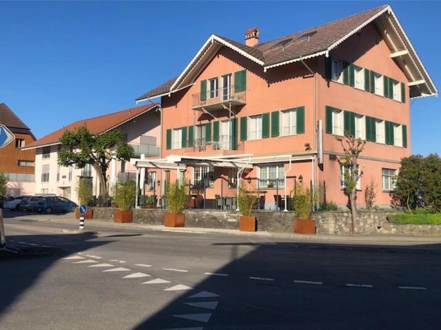 Hotel Hippel Krone Kerzers Esterno foto